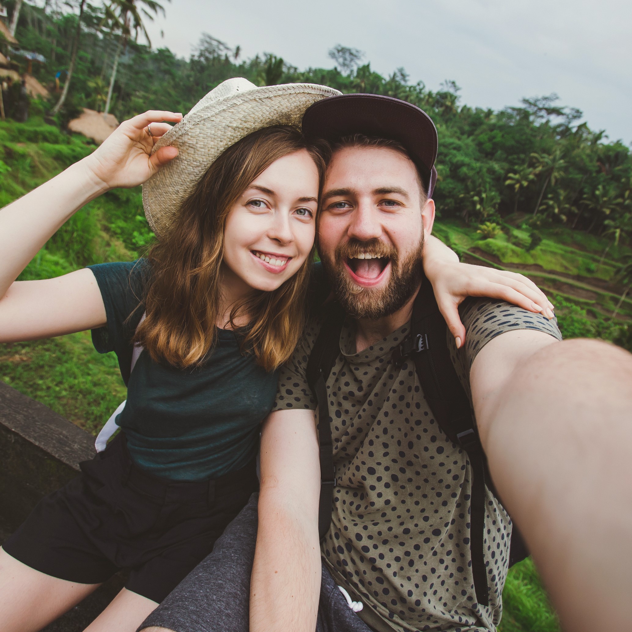Geen selfies of foto's met vrienden/partner etc. Geen foto's in onprofessionele setting.